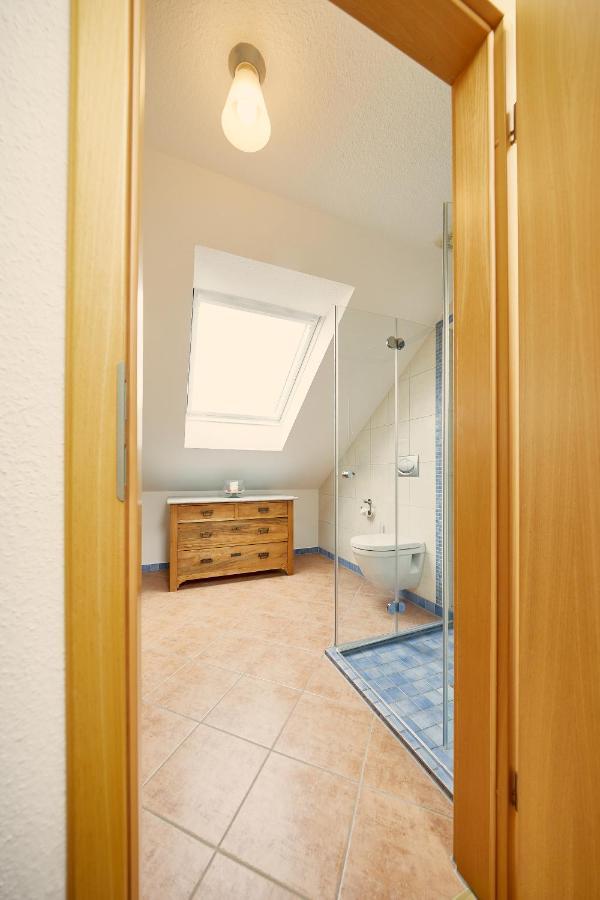 Ferienwohnung Raffael 100 Qm, 2 Grosse Betten Im Wohnzimmer Cuxhaven Exterior foto